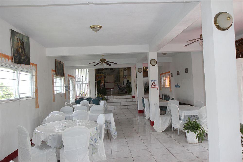 Executive Shaw Park Guest House Ocho Ríos Exterior foto
