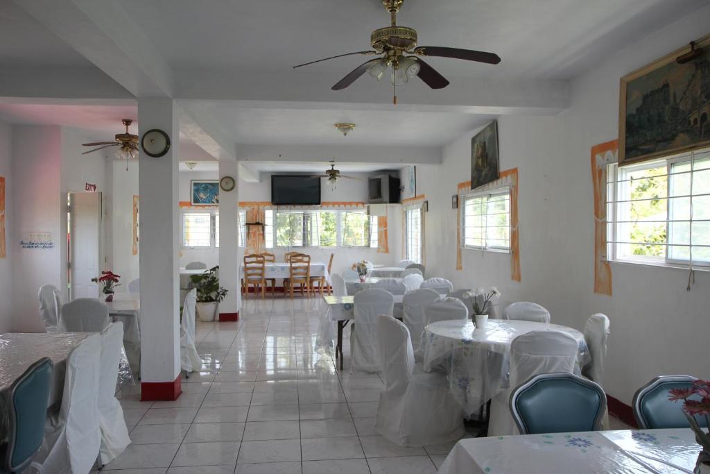 Executive Shaw Park Guest House Ocho Ríos Exterior foto