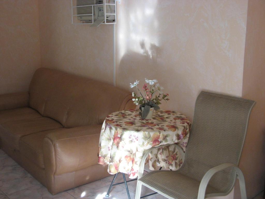 Executive Shaw Park Guest House Ocho Ríos Habitación foto